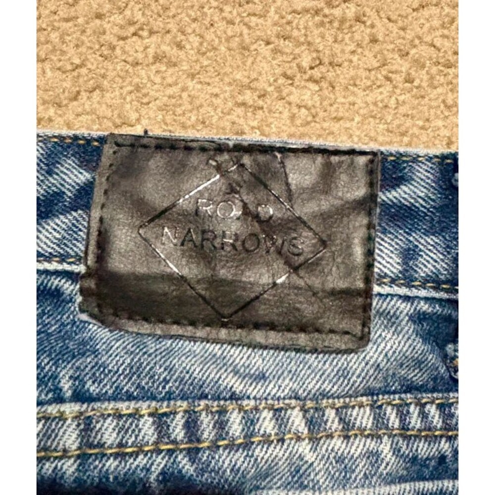 Shorts - Picture 3 of 5